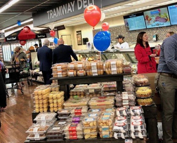 Roosevelt Island Foodtown: Scenes from Opening Day One of several sections offering a variety of baked goods, from bagels to sandwich breads.